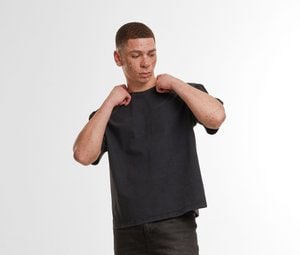 Build Your Brand BY435 - Oversize vintage crop-top T-shirt